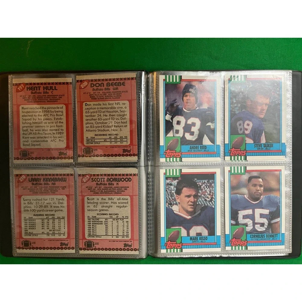 Buffalo Bills 1990 Topps Team‎ Set with 40 card collector album.